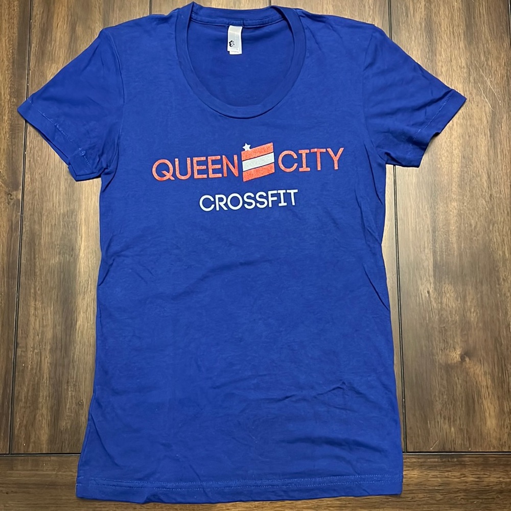 Queen City CrossFit tee ladies L royal blue